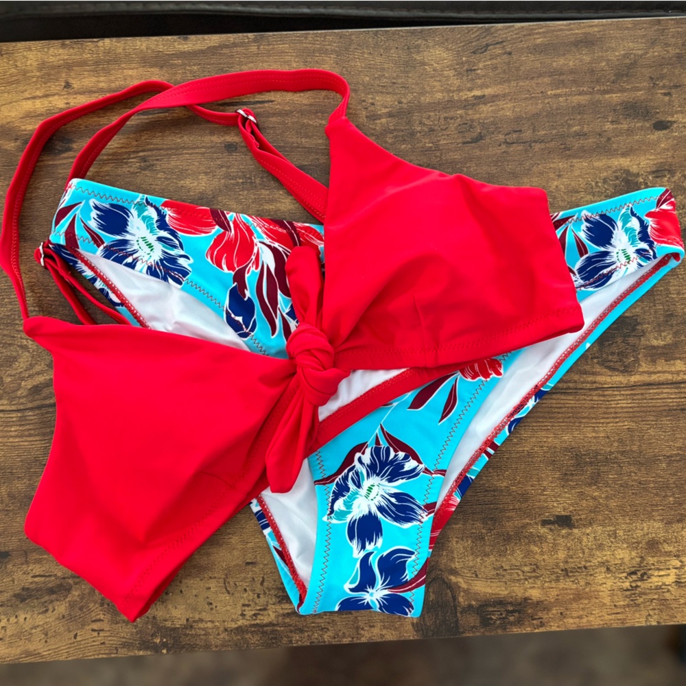 Cupshe Red and Blue Floral Bikini Set